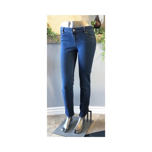 White House Black Market (2) Skimmer Jeans